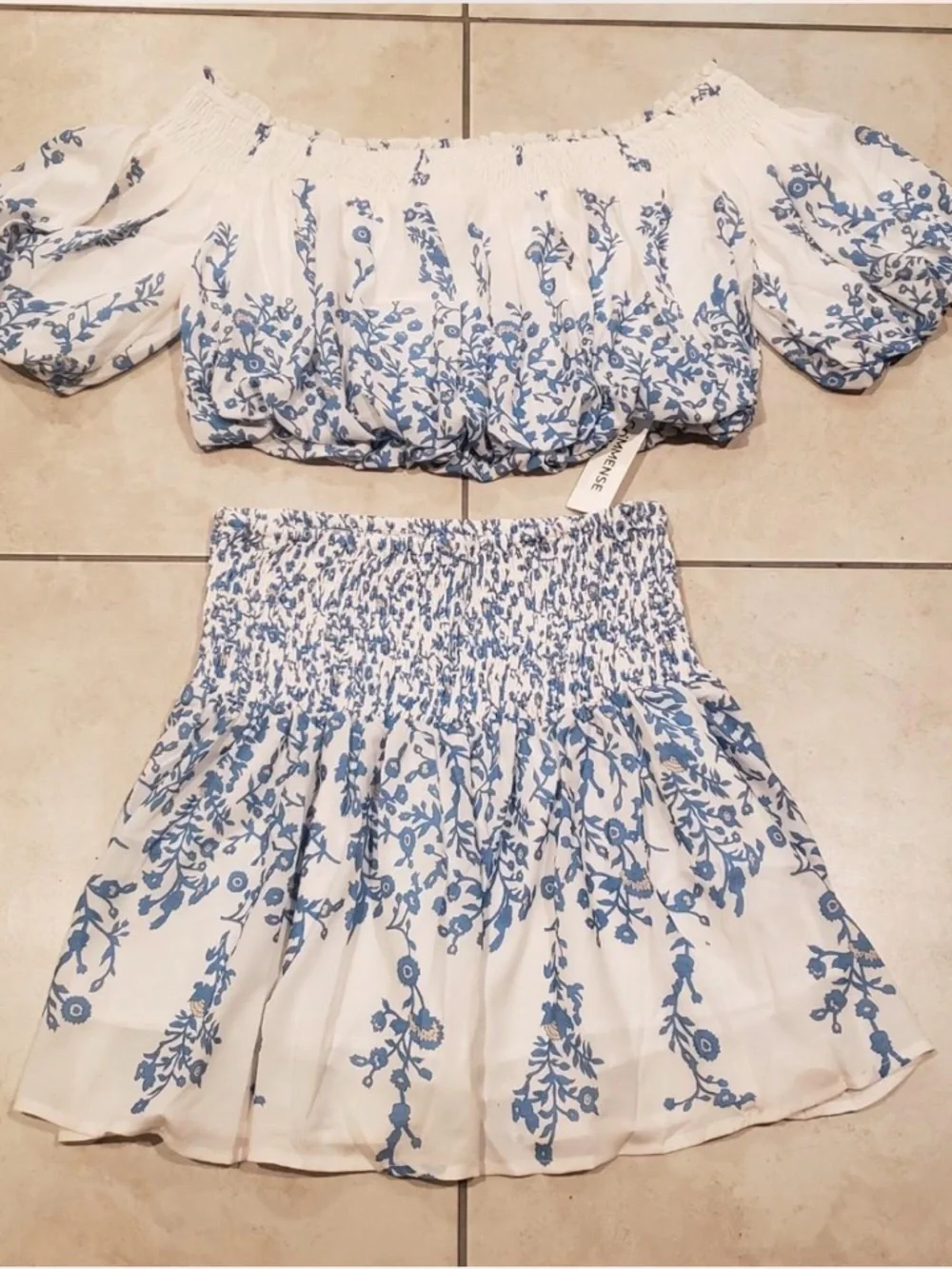 Commense floral off shoulder crop top and cinching skirt set - Picture 3 of 8